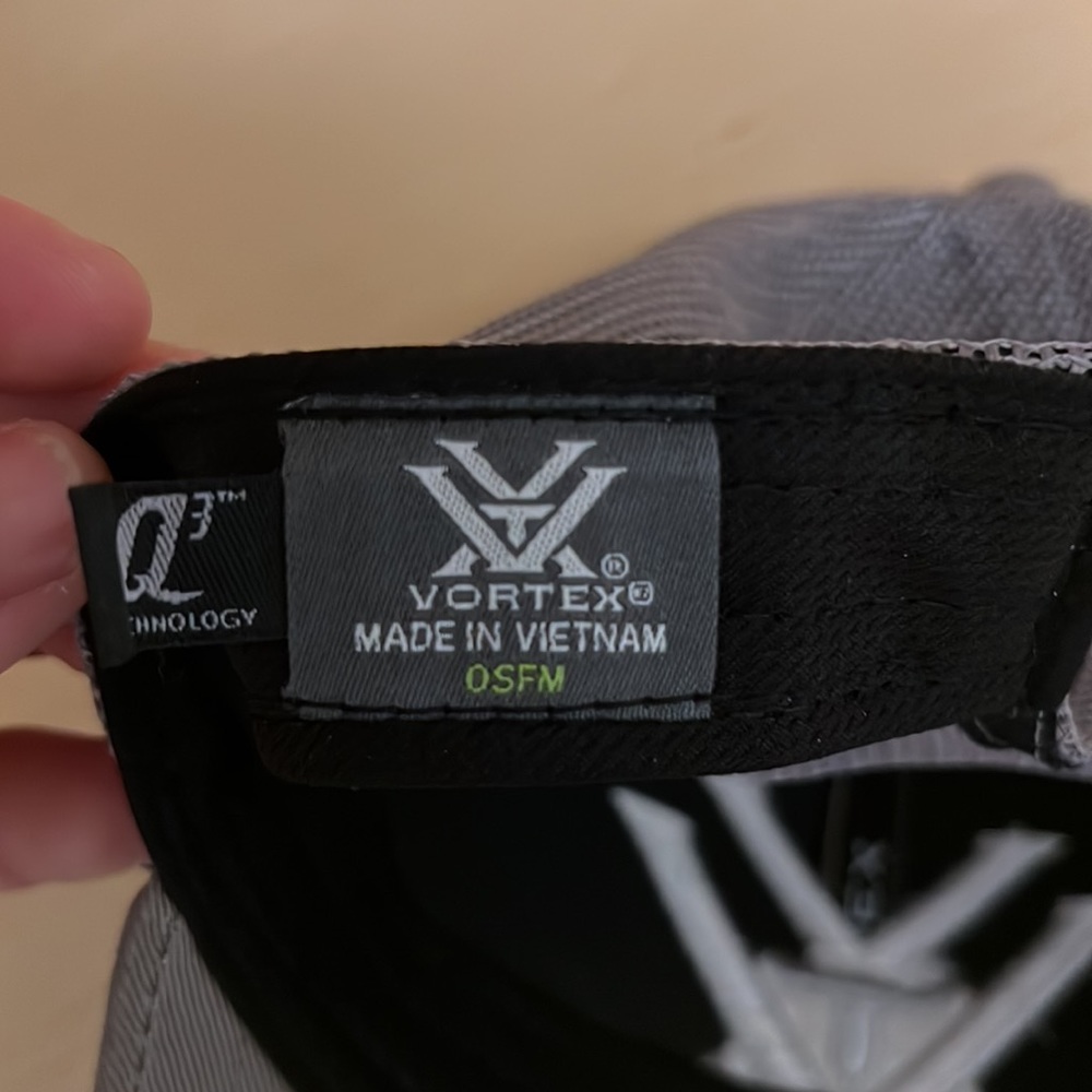 Vortex hat - Picture 3 of 3